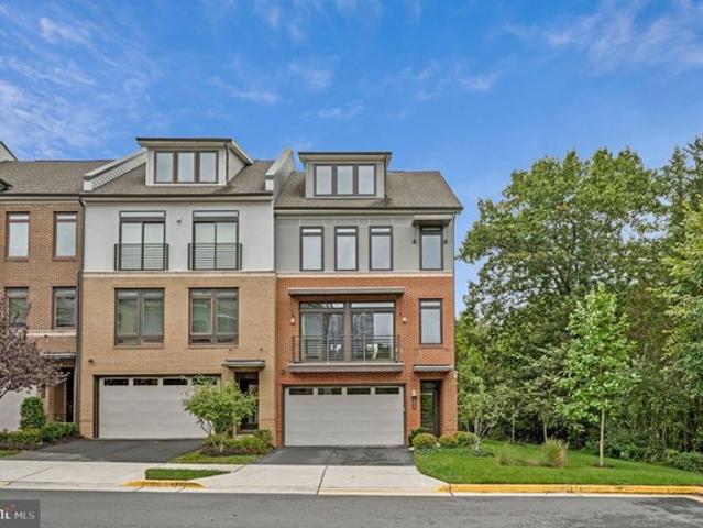 Townhouse for sale in Virginia