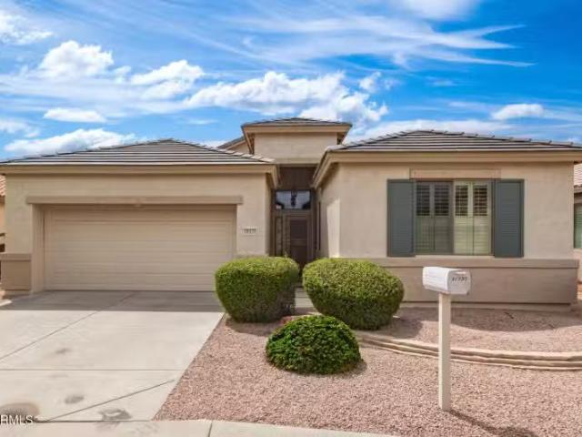 House for sale in Surprise