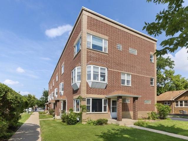 Townhouse for sale in Homewood, Illinois