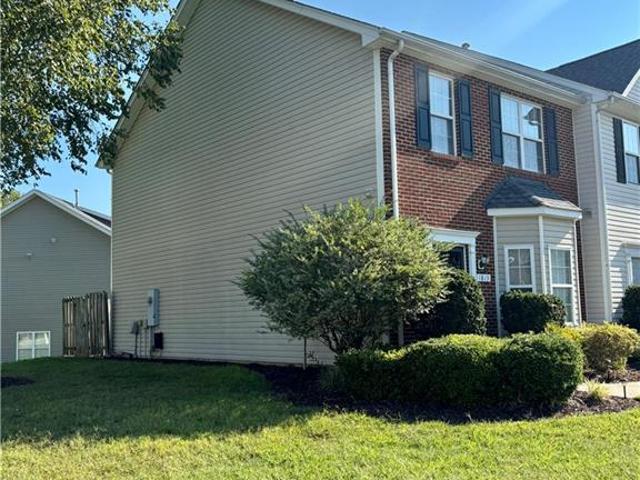 Townhouse for sale in Pfafftown, North Carolina