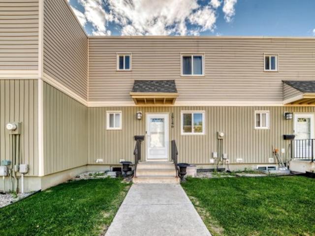 Townhouse for sale in Wedgewood, Alberta