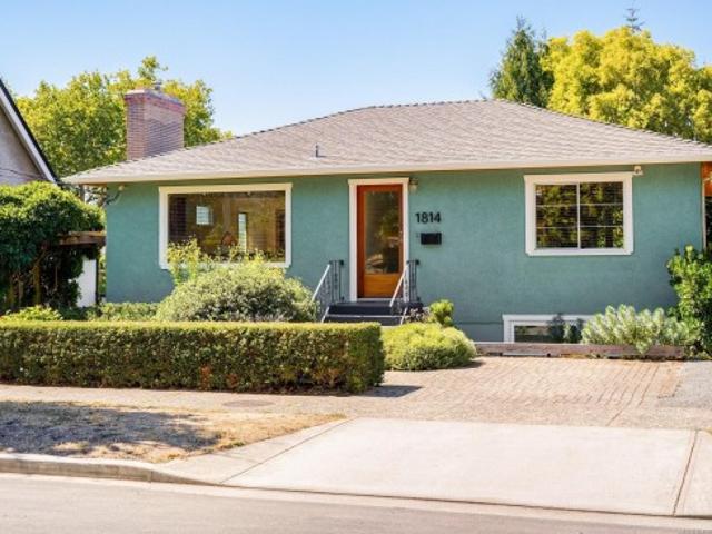 House for sale in Victoria, British Columbia