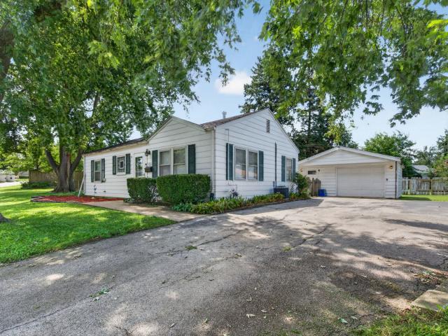House for sale in Crest Hill, Illinois