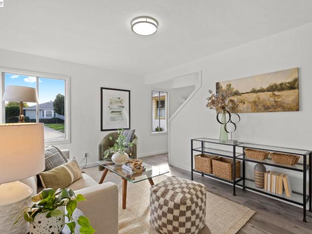 Townhouse for sale in Alameda, California