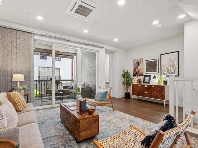 Condo for sale in Alameda, California