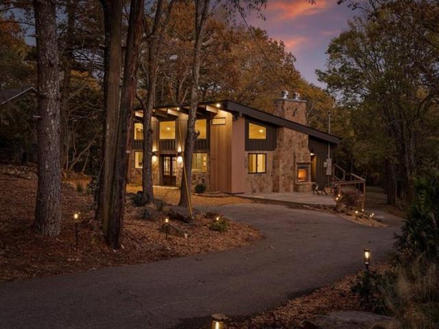 House for sale in Lookout Mountain, Georgia