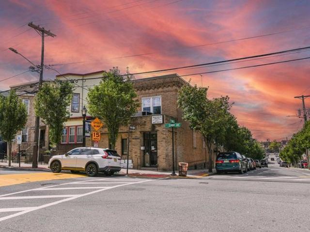 House for sale in Hudson, New Jersey