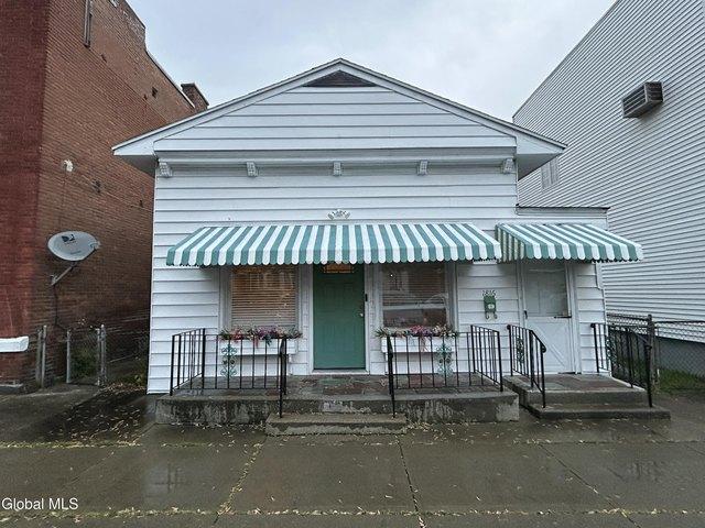 House for sale in Watervliet, New York