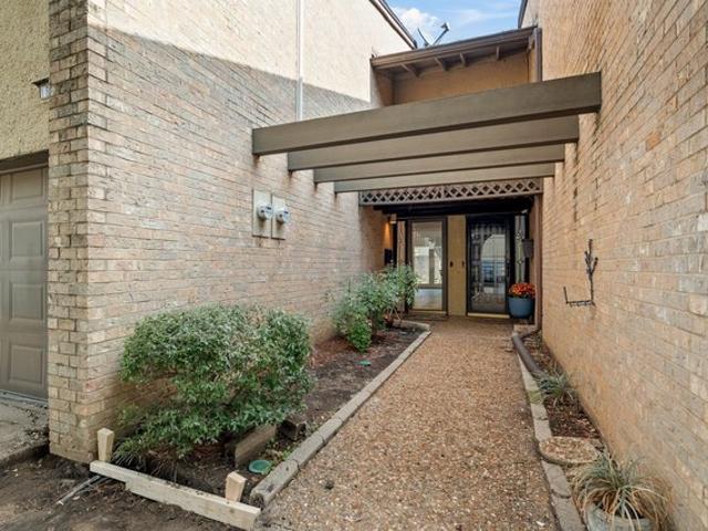 Townhouse for sale in Irving, Texas