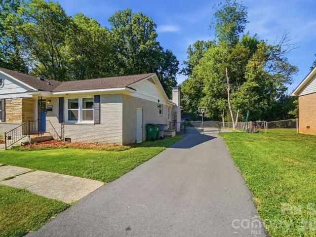 House for sale in Mecklenburg, North Carolina
