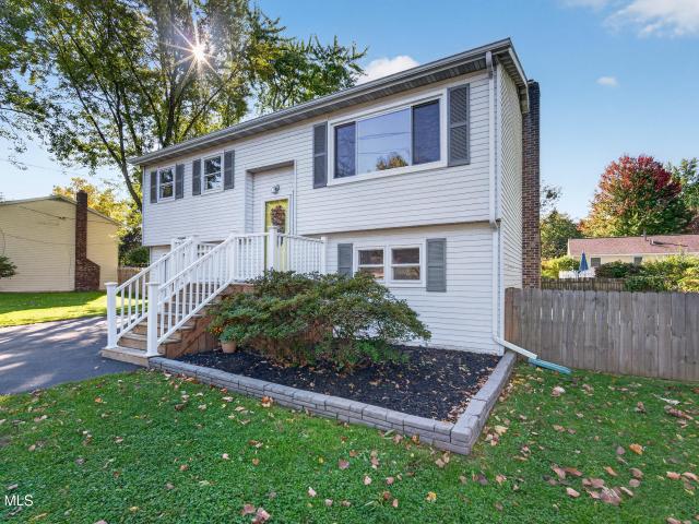 House for sale in Town of Niskayuna, Schenectady County