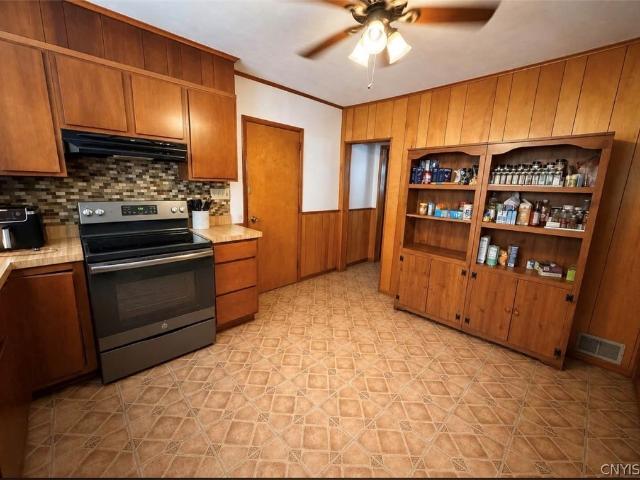 House for sale in Oneida, New York