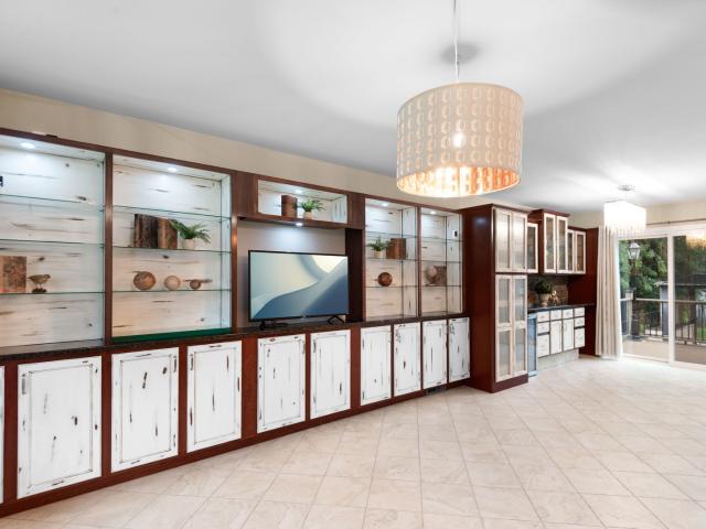 House for sale in Lindenhurst, Illinois