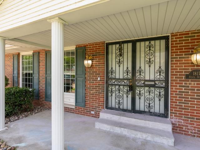 House for sale in Eldorado, Illinois