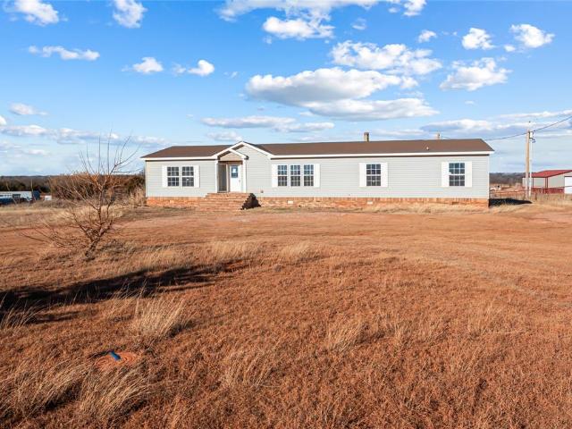 House for sale in Cashion, Oklahoma