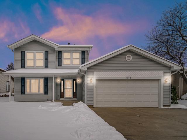 House for sale in Elk Grove Village, Illinois