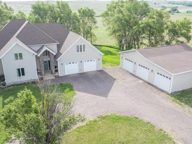House for sale in Waterbury, Dixon County