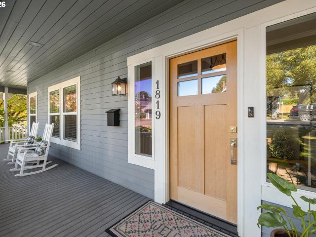 House for sale in Willamette, West Linn