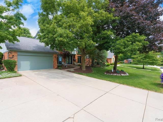 House for sale in Rochester Hills