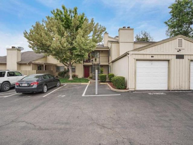 Condo for sale in Lodi, California