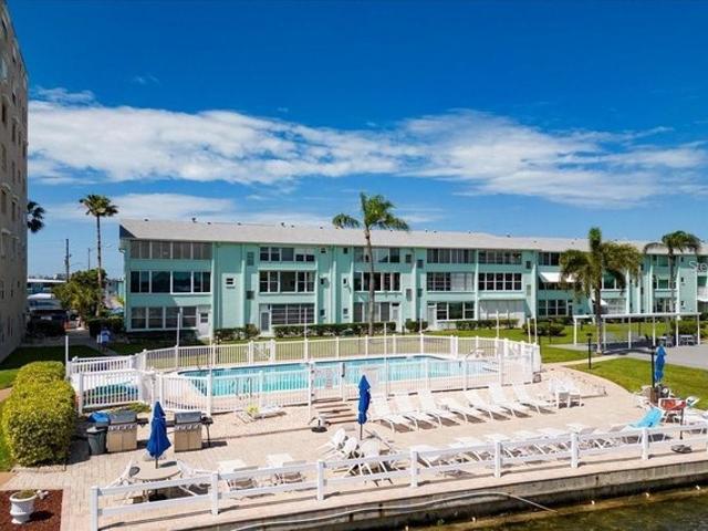 Condo for sale in South Pasadena, Florida