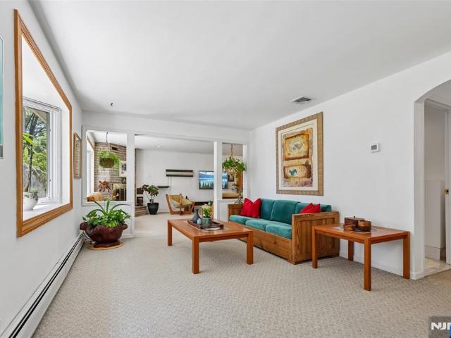 House for sale in Paramus, New Jersey