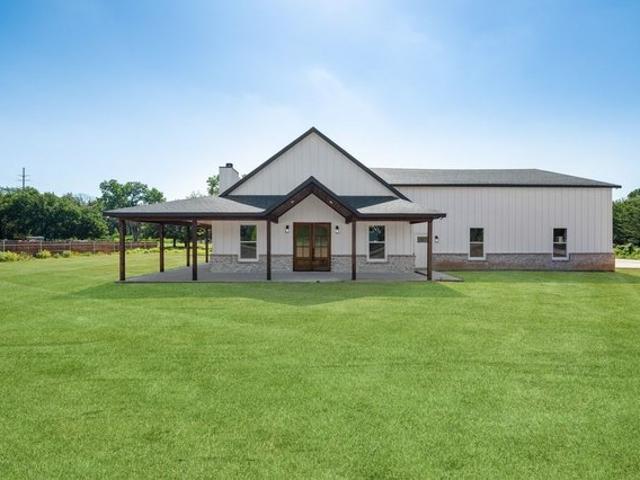 House for sale in Wise, Texas