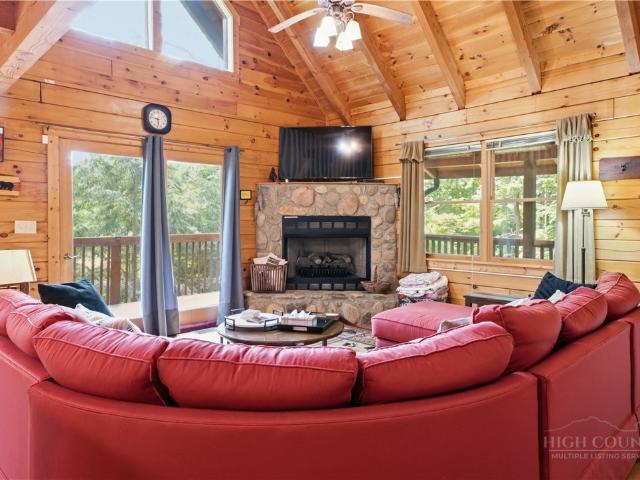 House for sale in Seven Devils, Watauga County