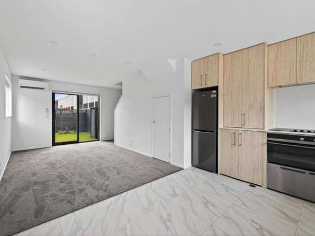 Apartment for sale in Heathcote, Canterbury