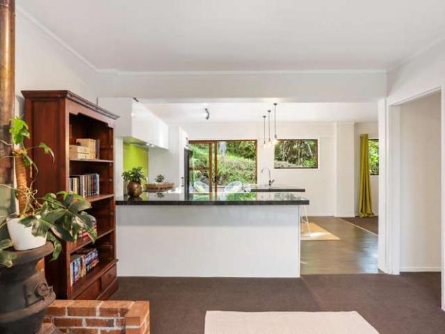 House for sale in Oratia