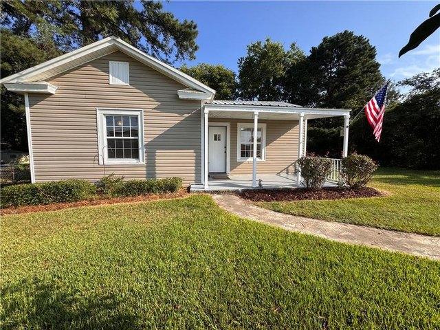 House for sale in Elmore, Alabama