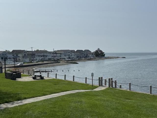 Condo for rent in Milford