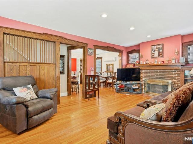 House for sale in Teaneck, New Jersey