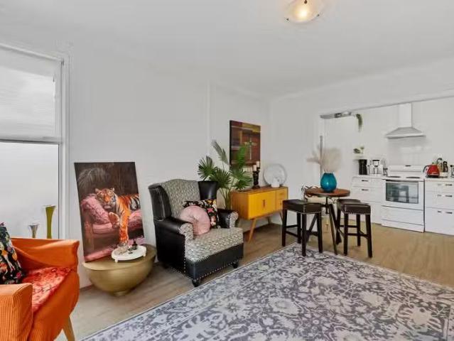 House for sale in Chaslands, Canterbury