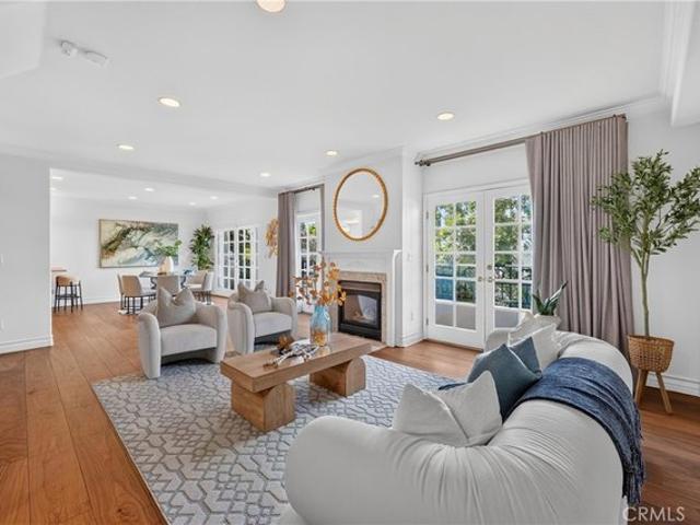 Townhouse for sale in Canoga Park, California