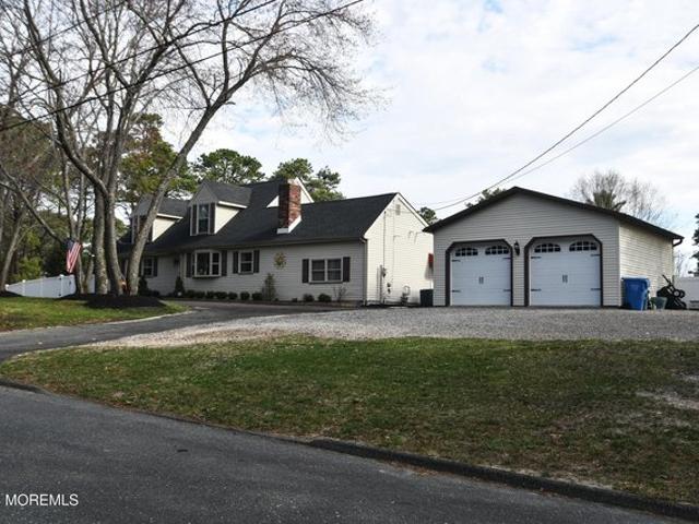 House for sale in Whiting, New Jersey