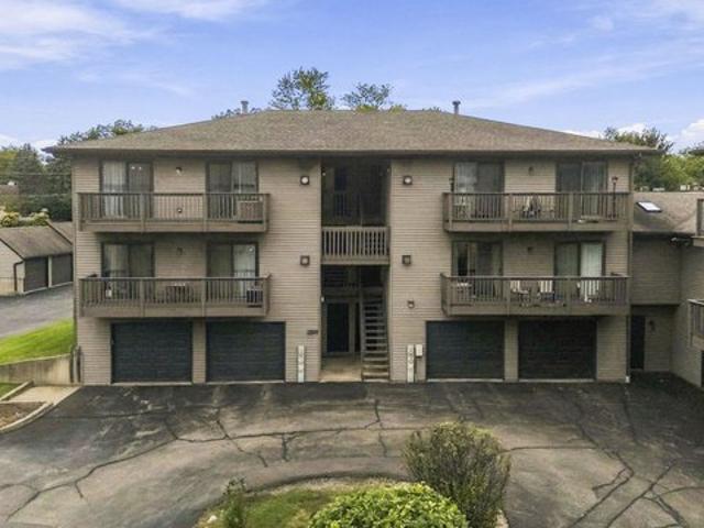 Condo for sale in Elgin, Kane County