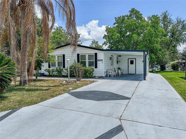 House for sale in Lady Lake, Florida