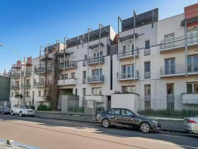 Apartment for rent in Carlton
