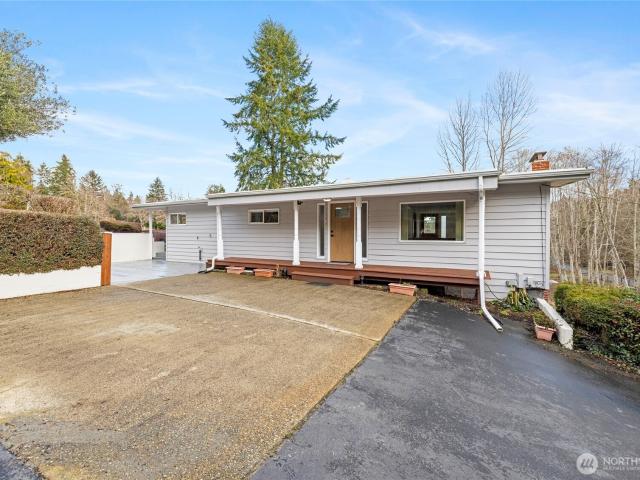 House for sale in Lakebay