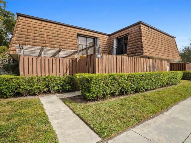 Townhouse for sale in Greenacres, Florida