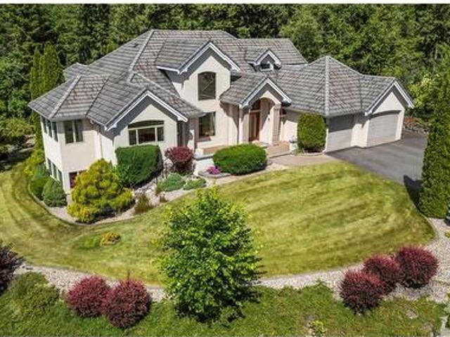 House for sale in Salmon Arm, British Columbia