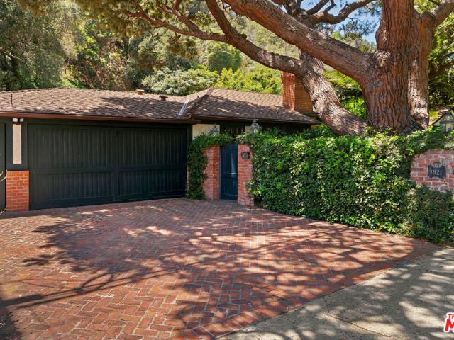 House for sale in Canoga Park, California