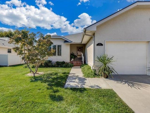 Condo for sale in Hutchinson, Reno County