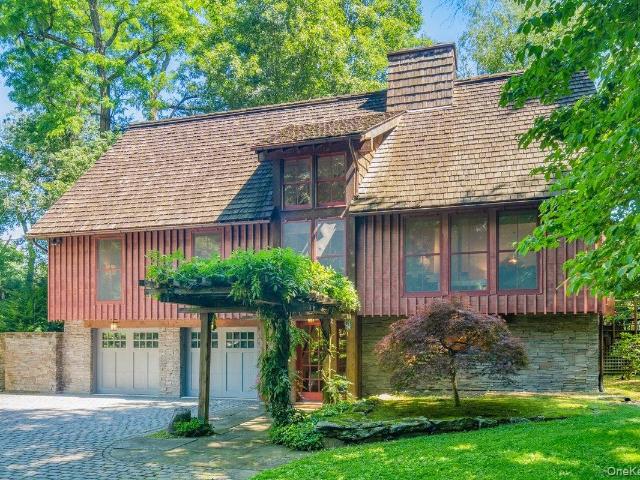 House for sale in Cortlandt Manor, New York