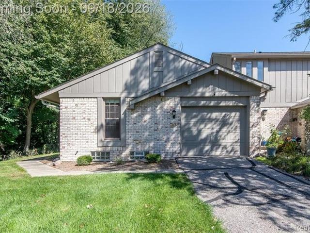 Condo for sale in Rochester Hills, Michigan