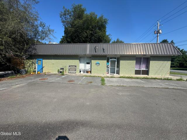 Commercial for sale in Berlin, New York