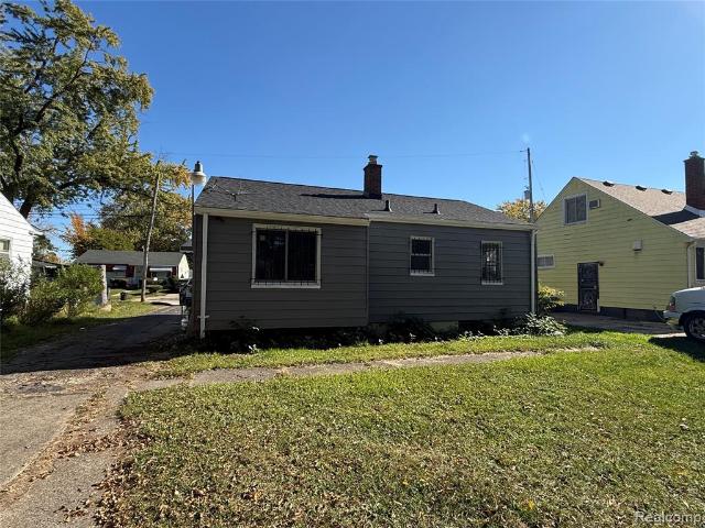 House for sale in Flint, Genesee County