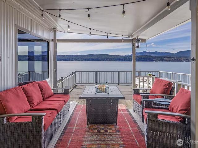 House for sale in Tahuya, Washington