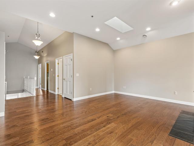 Condo for sale in Brookfield